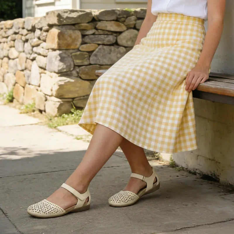 Orthopedic Closed-Toe Flat Shoes